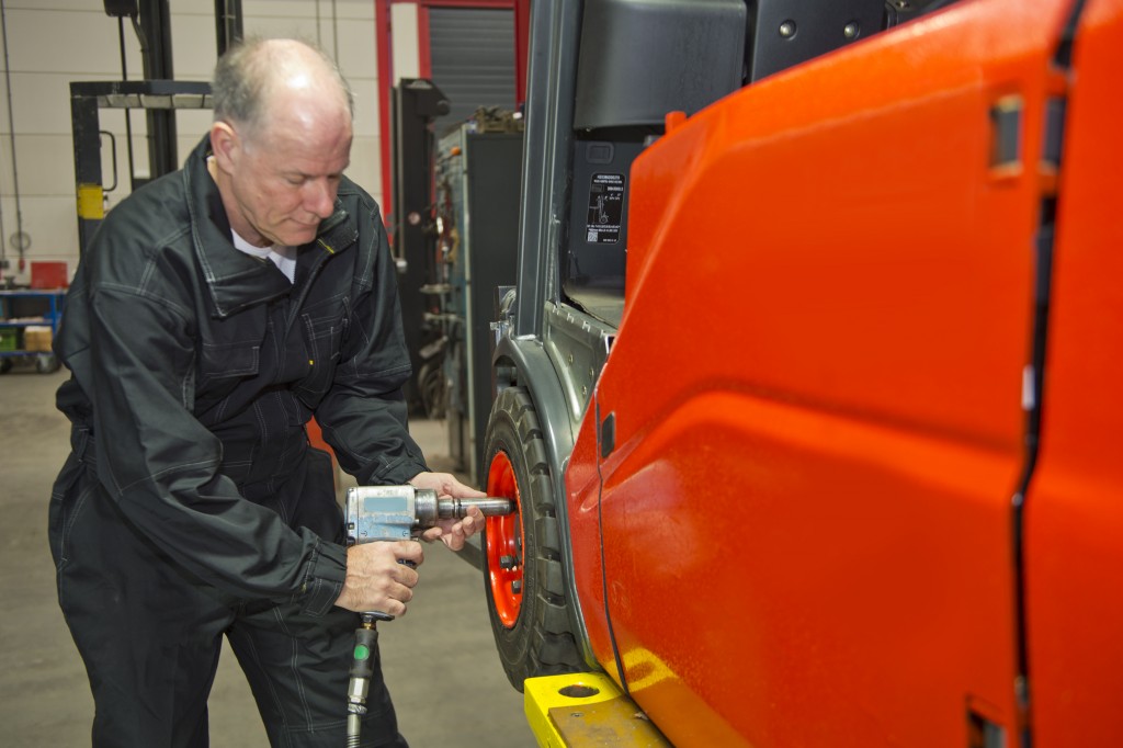 4 Indications that Your Forklift Needs Repair