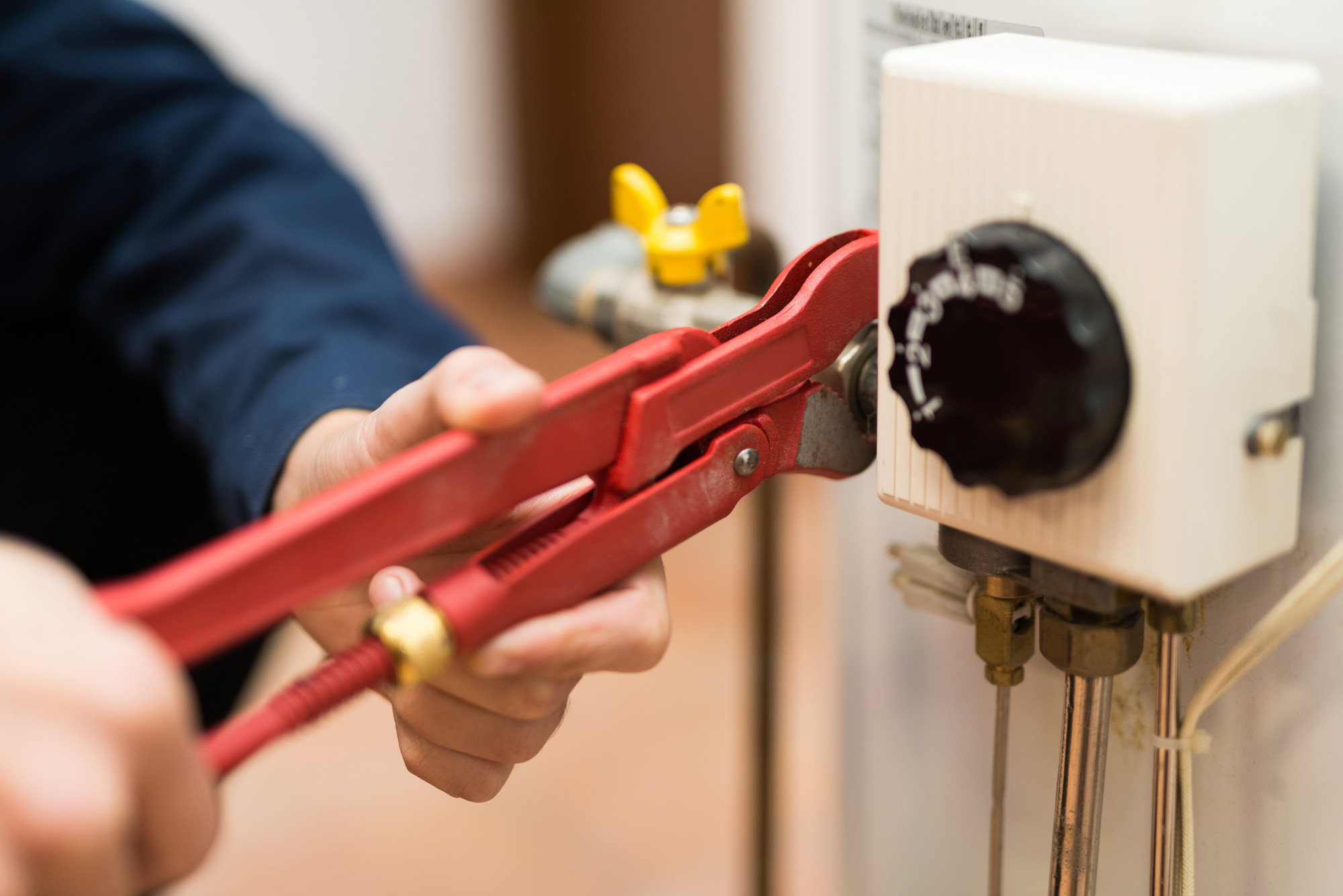 New Year, New Water Heater: Should You Consider a Tankless Water Heater?