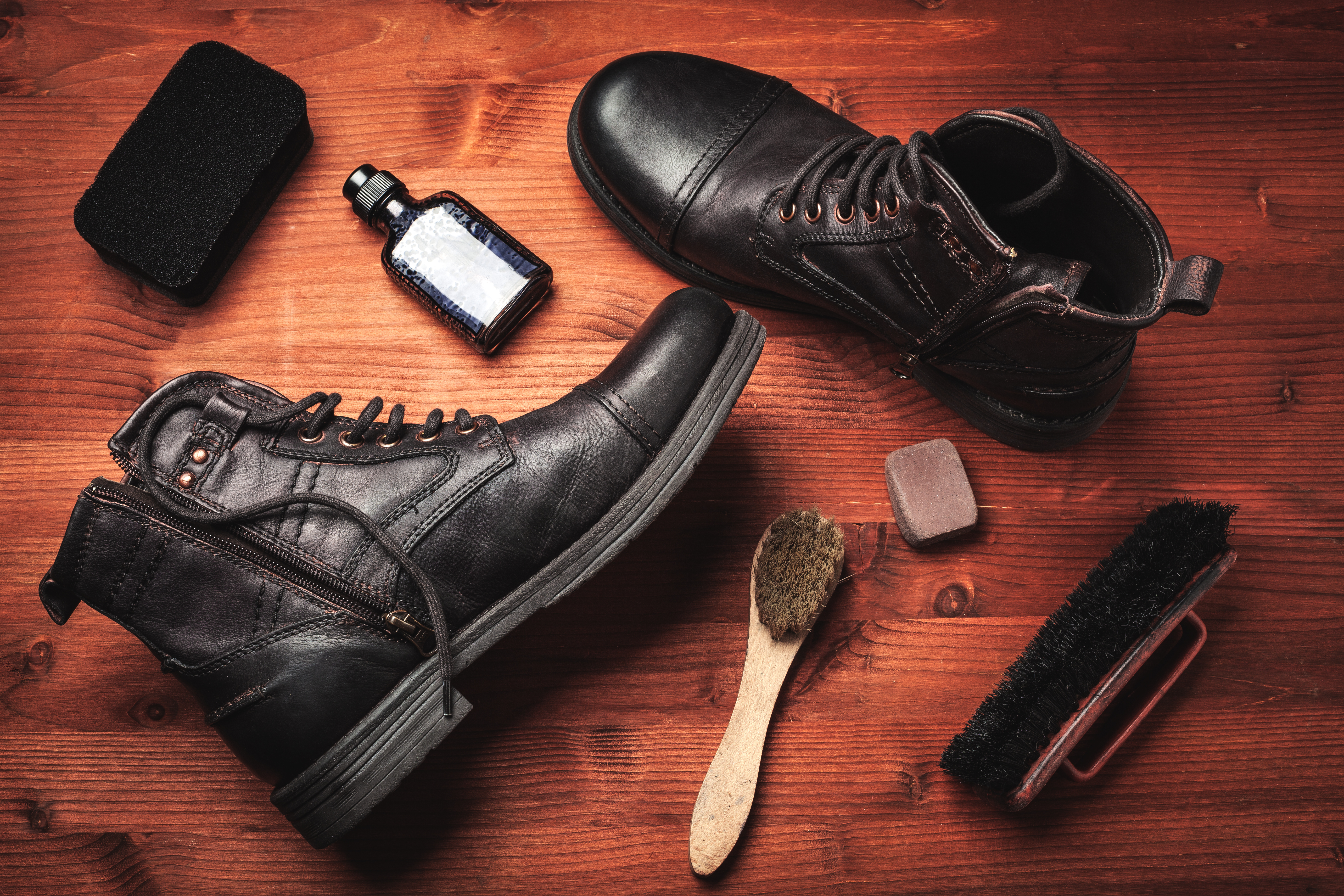 Stay Stylish and Dignified With Clean Men’s Boots