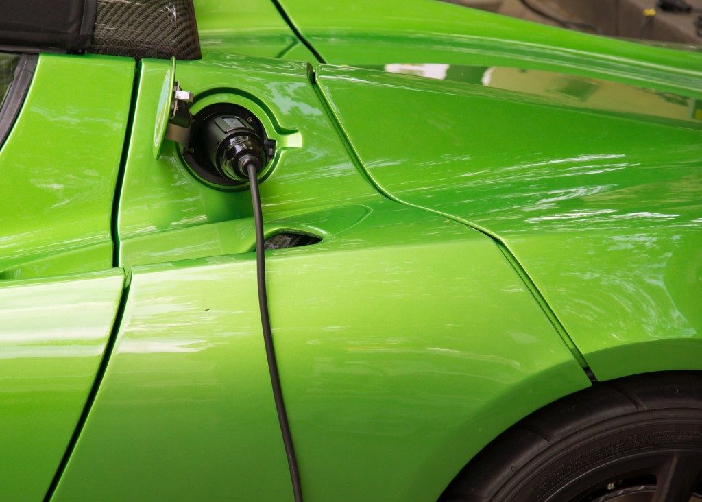 Charging a hybrid car