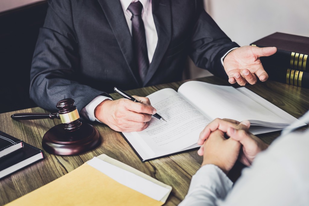 Times Your Company Will Need the Help of a Business Lawyer