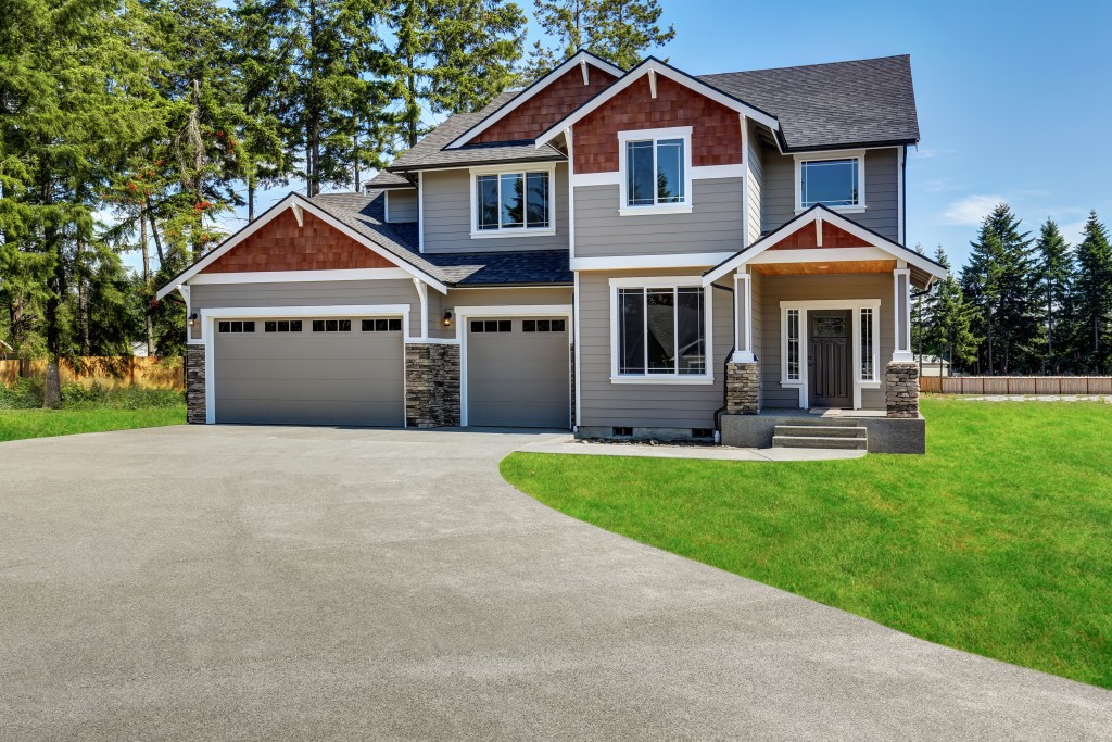 4 Ways to Improve Your Home’s Curb Appeal