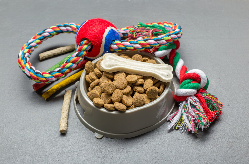 food and toys for pets