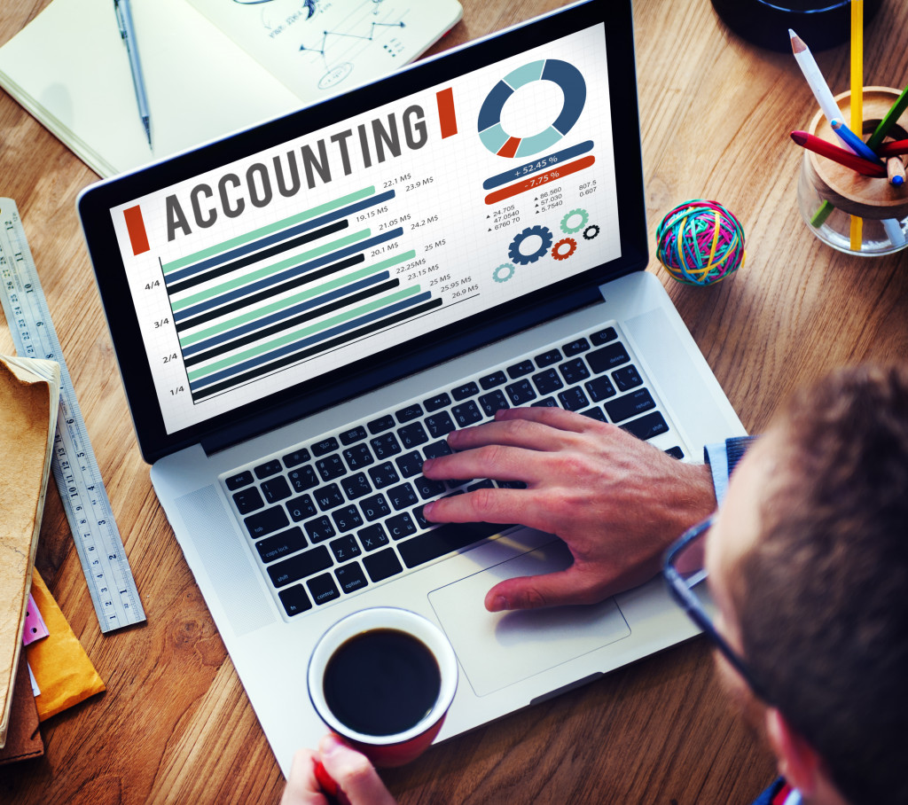 Concept of using an accounting software for tracking finance